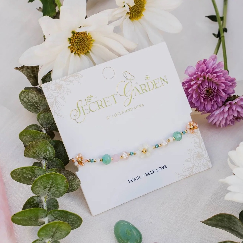 Moonlit Wish Secret
Garden Bracelet